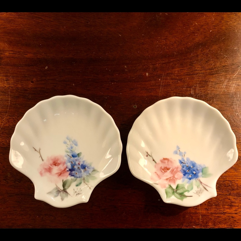 Vintage Hand Painted & Signed Sea Shell Dishes